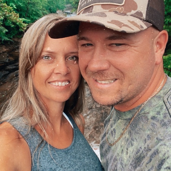 WELCOME!😁HAPPY POSHING - Picture 1 of 2